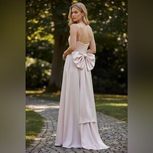 Elegant Pink Satin Dress with Bow